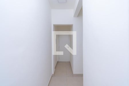 Corredor de kitnet/studio para alugar com 1 quarto, 24m² em Liberdade, São Paulo