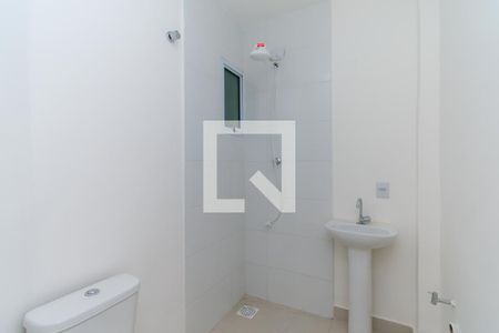 Banheiro de kitnet/studio para alugar com 1 quarto, 24m² em Liberdade, São Paulo