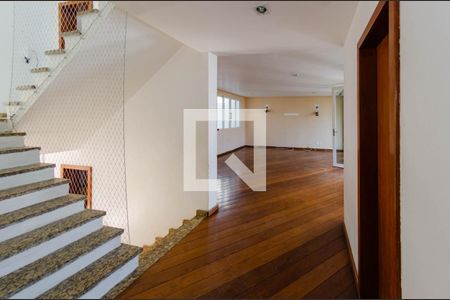 Sala de casa para alugar com 3 quartos, 360m² em João Pinheiro, Belo Horizonte