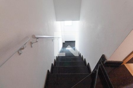 Escada de casa de condomínio à venda com 2 quartos, 118m² em Vila Sao Geraldo, São Paulo