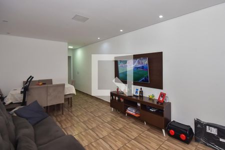 Sala de casa para alugar com 2 quartos, 69m² em Parque Pinheiros, Taboão da Serra