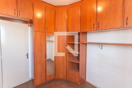 Quarto 1 de apartamento para alugar com 2 quartos, 55m² em Ipiranga, Belo Horizonte