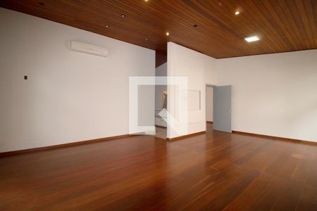 Sala de casa para alugar com 5 quartos, 350m² em Alto de Pinheiros, São Paulo