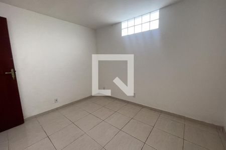 Quarto de casa para alugar com 1 quarto, 35m² em Parque Fluminense, Duque de Caxias