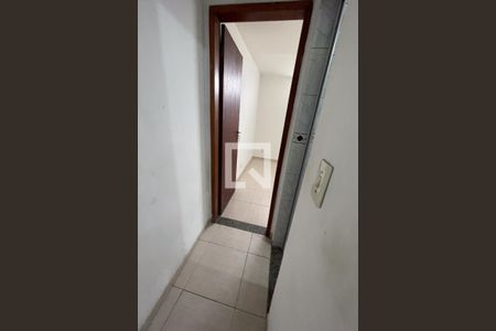 Corredor de casa para alugar com 1 quarto, 35m² em Parque Fluminense, Duque de Caxias