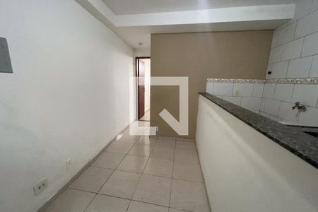 Sala de casa para alugar com 1 quarto, 35m² em Parque Fluminense, Duque de Caxias