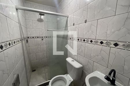 Banheiro de casa para alugar com 1 quarto, 35m² em Parque Fluminense, Duque de Caxias