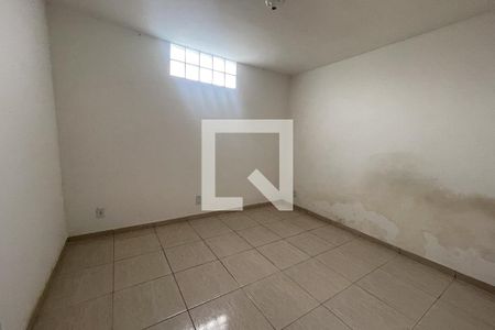 Quarto de casa para alugar com 1 quarto, 35m² em Parque Fluminense, Duque de Caxias