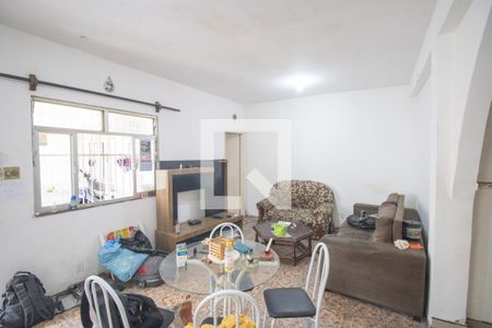 Sala de casa para alugar com 3 quartos, 60m² em Galo Branco, São Gonçalo