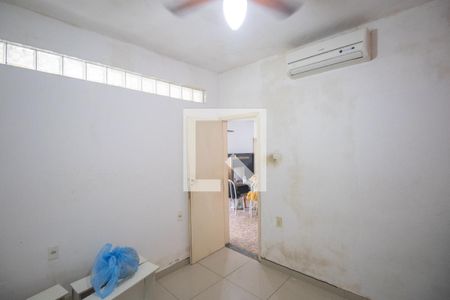 Quarto 1 de casa para alugar com 3 quartos, 60m² em Galo Branco, São Gonçalo