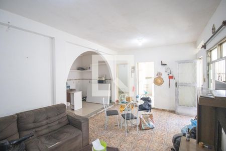 Sala de casa para alugar com 3 quartos, 60m² em Galo Branco, São Gonçalo