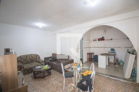 Sala de casa para alugar com 3 quartos, 60m² em Galo Branco, São Gonçalo