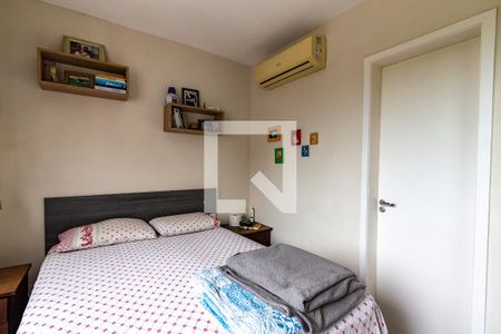 Suíte de apartamento à venda com 3 quartos, 70m² em Teresópolis, Porto Alegre