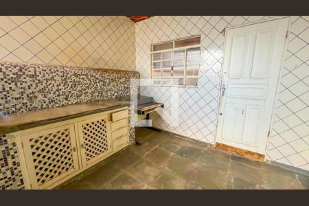 Área de Serviço de casa à venda com 3 quartos, 380m² em Santa Efigênia, Belo Horizonte