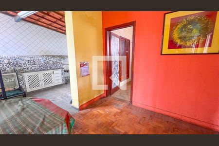 Sala de casa à venda com 3 quartos, 380m² em Santa Efigênia, Belo Horizonte