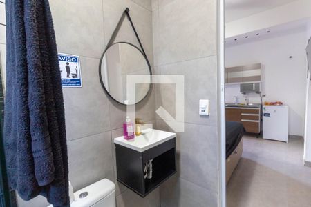 Banheiro de apartamento para alugar com 1 quarto, 20m² em Jardim Lisboa, São Paulo