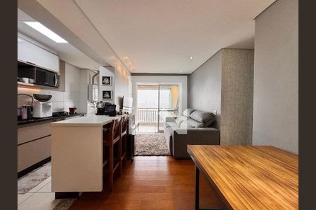 Sala de apartamento para alugar com 2 quartos, 67m² em Vila Homero Thon, Santo André