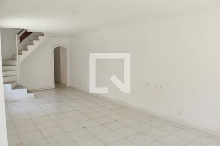 Sala  de casa para alugar com 5 quartos, 240m² em Califórnia, Nova Iguaçu