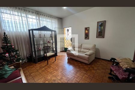 Casa à venda com 4 quartos, 232m² em Sagrada Família, Belo Horizonte