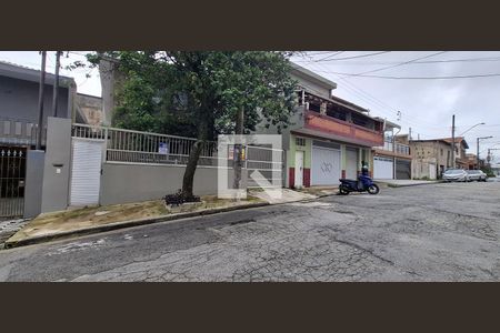 Casa para alugar com 250m², 5 quartos e 3 vagas Casa para alugar com 250m², 5 quartos e 3 vagasFachada