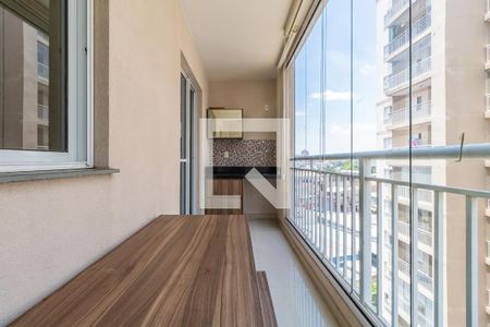 Varanda de apartamento para alugar com 2 quartos, 72m² em Jardim Tupanci, Barueri