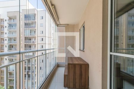 Varanda de apartamento para alugar com 2 quartos, 72m² em Jardim Tupanci, Barueri