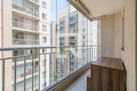 Varanda de apartamento para alugar com 2 quartos, 72m² em Jardim Tupanci, Barueri