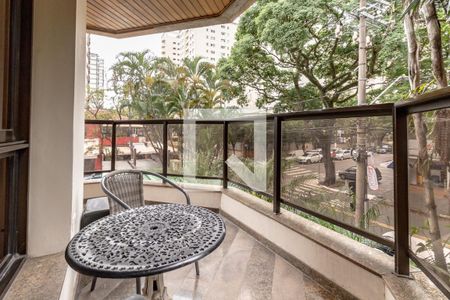 Sacada de apartamento para alugar com 3 quartos, 260m² em Moema, São Paulo