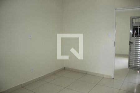 Quarto de casa para alugar com 1 quarto, 70m² em Jardim Dourado, Guarulhos