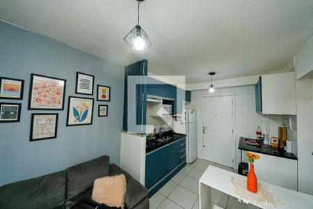 Sala / Cozinha de apartamento para alugar com 2 quartos, 32m² em Vila Ema, São Paulo