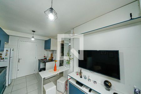 Sala / Cozinha de apartamento para alugar com 2 quartos, 32m² em Vila Ema, São Paulo