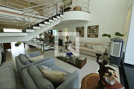 Sala de casa de condomínio para alugar com 5 quartos, 411m² em  Residencial Granville , Goiânia