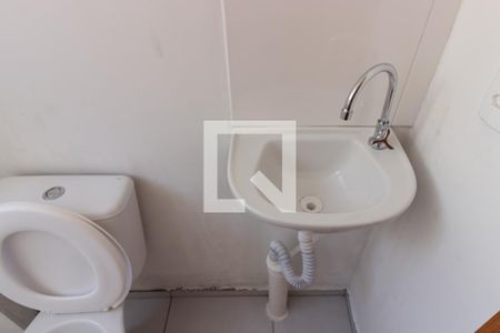 Banheiro de apartamento para alugar com 2 quartos, 41m² em Parada Xv de Novembro, São Paulo