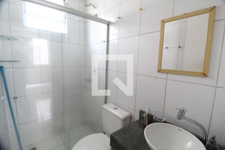 Banheiro Social de apartamento para alugar com 2 quartos, 70m² em Shopping Park, Uberlândia