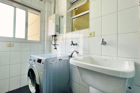 Apartamento à venda com 91m², 3 quartos e 2 vagas Apartamento à venda com 91m², 3 quartos e 2 vagasCozinha e Área de Serviço