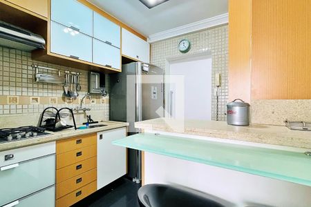 Apartamento à venda com 91m², 3 quartos e 2 vagas Apartamento à venda com 91m², 3 quartos e 2 vagasCozinha e Área de Serviço