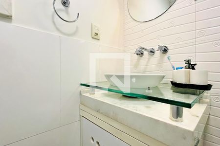 Apartamento à venda com 91m², 3 quartos e 2 vagas Apartamento à venda com 91m², 3 quartos e 2 vagasBanheiro