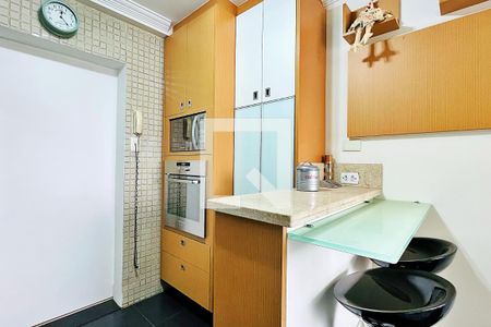 Apartamento à venda com 91m², 3 quartos e 2 vagas Apartamento à venda com 91m², 3 quartos e 2 vagasCozinha e Área de Serviço