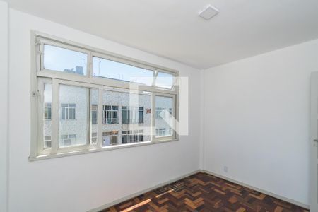 Quarto 1 de apartamento para alugar com 2 quartos, 61m² em Olaria, Rio de Janeiro