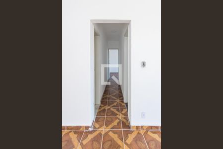 Sala - Corredor de apartamento para alugar com 2 quartos, 61m² em Olaria, Rio de Janeiro