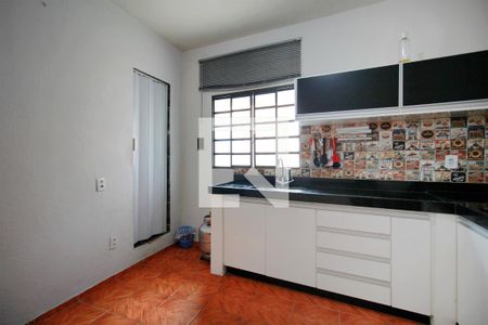 Sala/Cozinha de casa à venda com 1 quarto, 150m² em Santa Tereza, Belo Horizonte