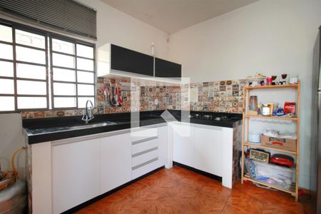 Sala/Cozinha de casa à venda com 1 quarto, 150m² em Santa Tereza, Belo Horizonte