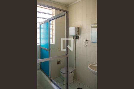 Banheiro   de apartamento à venda com 1 quarto, 75m² em Santana, Porto Alegre