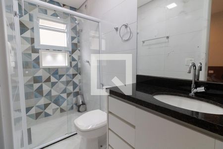 Banheiro de kitnet/studio para alugar com 1 quarto, 15m² em Vila Pirajussara, São Paulo