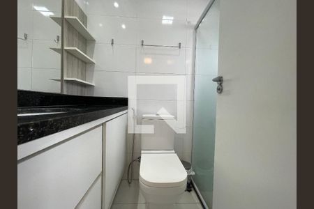 Banheiro de kitnet/studio para alugar com 1 quarto, 20m² em Vila Pirajussara, São Paulo