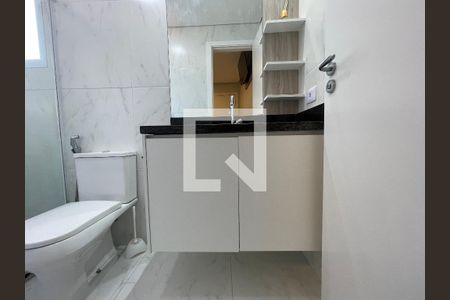 Banheiro de kitnet/studio para alugar com 1 quarto, 25m² em Vila Pirajussara, São Paulo