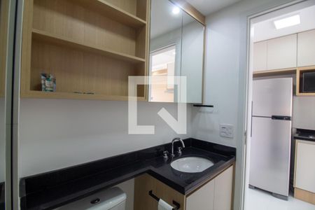 Banheiro de kitnet/studio para alugar com 1 quarto, 27m² em Jardim das Acacias, São Paulo