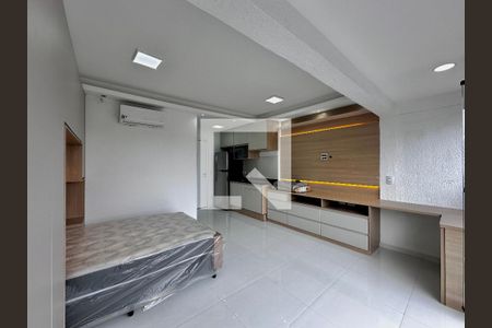 Quarto  de kitnet/studio para alugar com 0 quarto, 27m² em Jardim das Acacias, São Paulo