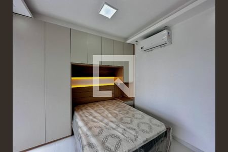 Quarto  de kitnet/studio para alugar com 0 quarto, 27m² em Jardim das Acacias, São Paulo