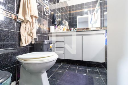 Casa à venda com 500m², 7 quartos e 7 vagas Casa à venda com 500m², 7 quartos e 7 vagasCasa Principal - Banheiro da Suite 3